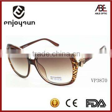 fashion newest gradient lenses transparent sunglasses with unique temple