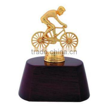 Creative Personalized metal cyclist figurine Sports Trophy