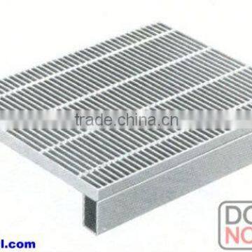 Heavy duty steel grating for offshore