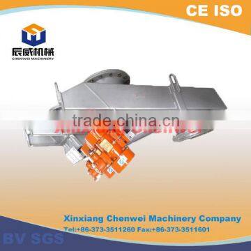 Two electric motor vibrating conveyor