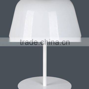 Fancy Steel table lamp in glossy white with steel shade