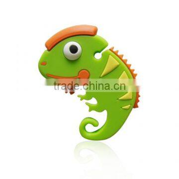 Chameleon earphone cable winder