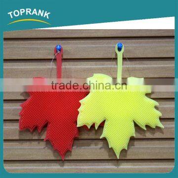 Toprank Multifunctional Maple Leaves Shaped Easy Cleaning Kitchen Dish Brush Fruit Scrubber Soft Silicone Potato Vegetable Brush photo-4