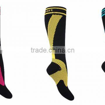 Hot Sale High Quality Athletic Tape Compression Socks photo-3