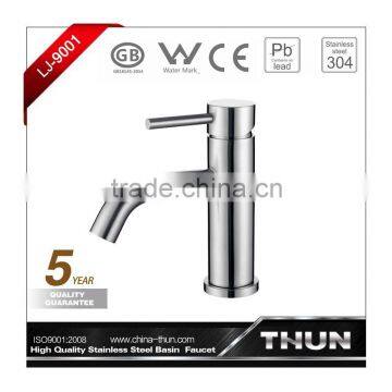 Fashionable basin faucet with single handle
