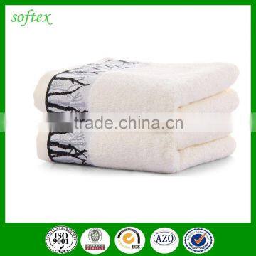 Hot Sale Luxury Embroidery Bamboo Face Towel photo-4