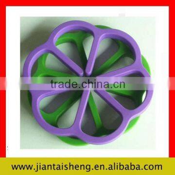 Flexible silicone rubber insulated pad for cup/table