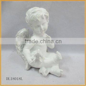 indoor sitting shape resin angel figurine with wing wholesale