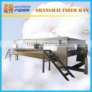 Cross lapper, cross lapper machine, nonwoven machine cross lapper