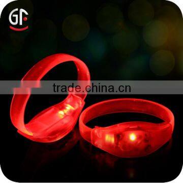 China Party Favor Battery Operated Led Bracelet Glow In The Dark