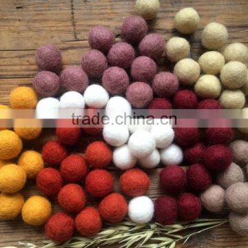 Best Selling 100 % Wool Handmade Felt Ball Christmas Nursery Felted Garland Nepal