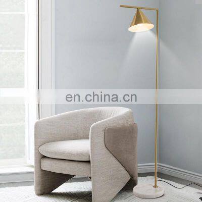 Creative Modern Simple Floor Light Gold Triangle Floor Lamp LED Stand Floor Light For Indoor Bedroom Decoration