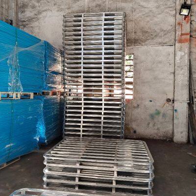 Maßgeschneiderte Holzoberflächen-Stahlpalette mit Gabelstaplerzugangsschlitzen photo-2