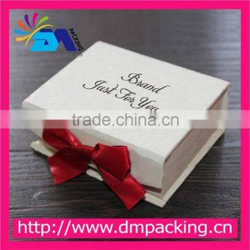 paper clamshell box for jewelry gift packaging with bowknot