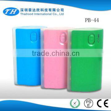 mini size flat and nice gift power bank meet an urgent need in case of emergency