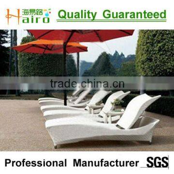 outdoor synthetic rattan chaise lounge