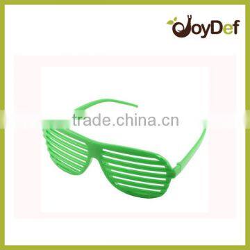 The wholesale high quality cheap natural price eco-friendly pinhole sunglasses