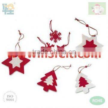 Polyester decorative pendants on Santa trees