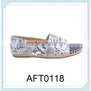 embroidered custom PU loafer