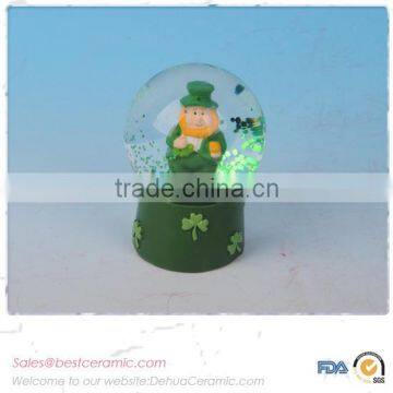 Polyresin clover waterball globeball