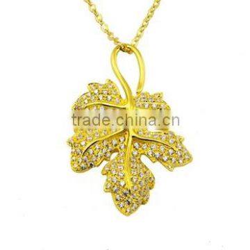 Noble Fahion Pendant 18K Gold Jewelry Pendant For Women