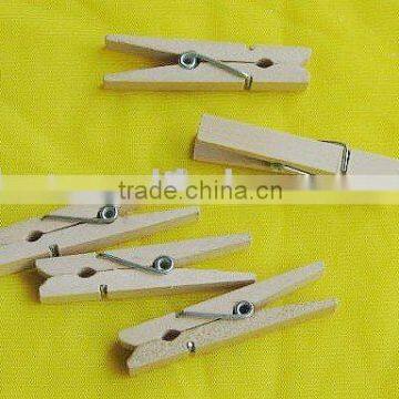 WOODEN CLOTHES PINS