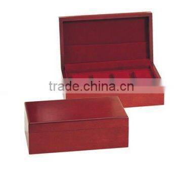 Wooden jewelry box