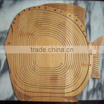 Foldable fish shape bamboo fruit basket