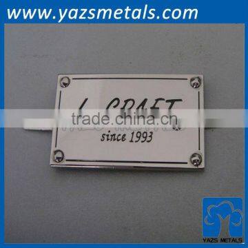 engrave metal luggage label with legs