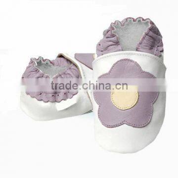 White Soft leather flower baby shoes