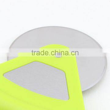 Plastic Handle Pizza Cutter With Stainless Steel Wheel photo-5