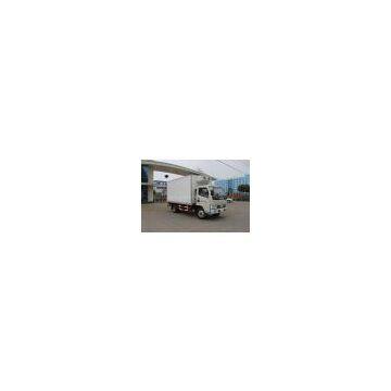 3.2m length Dongfeng small freezer box van (CLW5041XLC4)