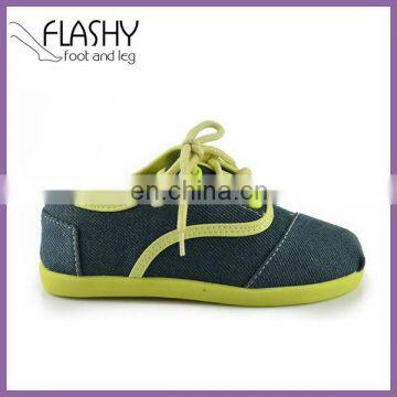 Wholesale canvas shoes flat lace-up sneakers plimsolls