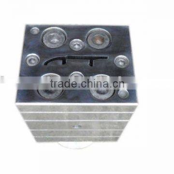 Профессиональный индивидуальный экструзионный штамп для ПВХ плинтуса photo-2