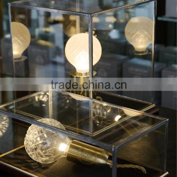 A Glass Luxury LED Bulb Lamp for Decorative Lighting