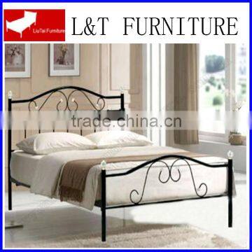 High Quality Home Furnture Wrought Iron Metal Beds In White from China Supplier (MB-41)