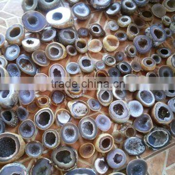 Wholeasle Natural Rainbow Quartz Crystal Geode for Home Decoration photo-4