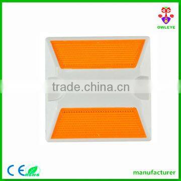 Reflective Plastic Road Stud for Roadway Safety photo-2