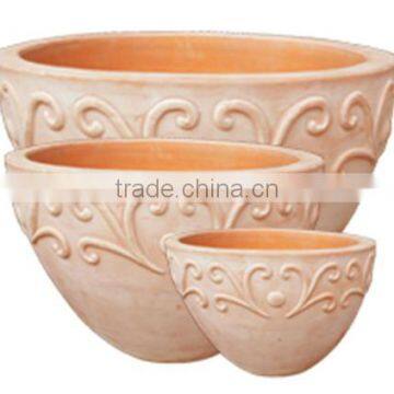 Clay terracotta pots with the beautiful style for your dreaming garden