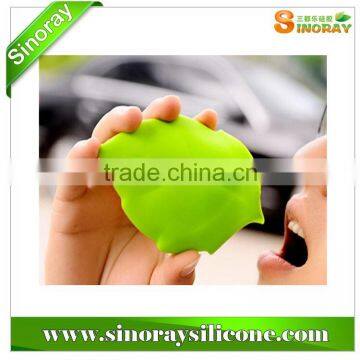 Factory Direct Sale Silicone Drinking Cup Maple Leaf