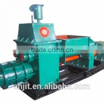 Double stage vacuum extruder for fired clay brick