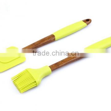 FDA/LFGB Set of Spatula Brush Set Good Quality Wood Handle Soft Grip Handle Silicon Spatula