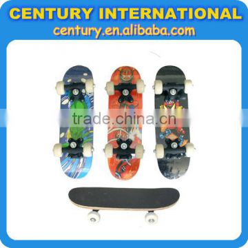 Skate Board in wood and plywood material with PU or PVC wheel with protector