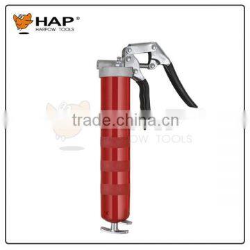 Hand operated grease gun for auto repairing use