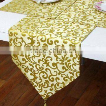 Polyester jacquard luxury table runner, wedding banquet table runner even table runner swirl design lime green