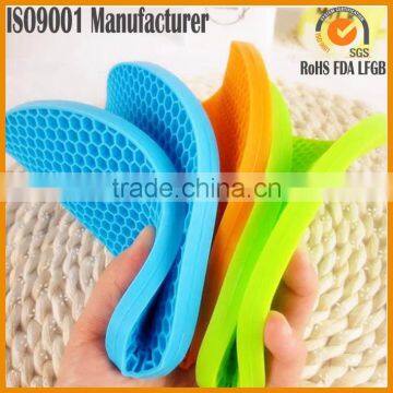 Heat Resistant Silicone Pot Lid Holder photo-2