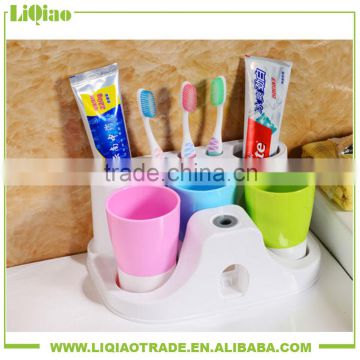 Plastic family colorful toothbrush cups suit