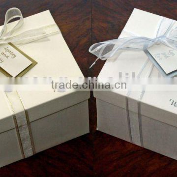 Delicate wedding gift box