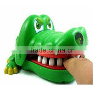 2015 hot and new plastic biting fingers crocodile toy for fun plastic toy from icti manufacturer for importer of toys