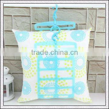 Customized High Quality Hot Sell Your Own Design Plastic Hanger for Pillow Manufacturer in Shenzhen photo-3